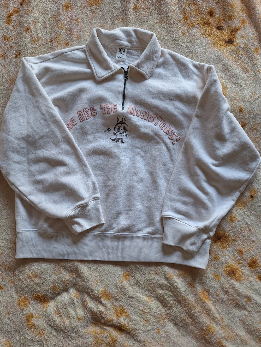 Uniqlo x POP MART The Monsters Labubu Half-Zip Sweatshirt Off White M